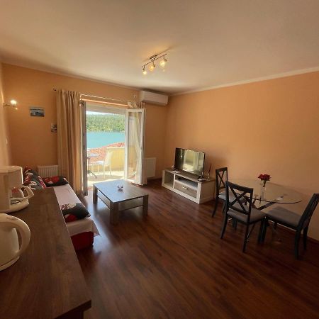 Apartments Duje Ribnica Обровац Экстерьер фото