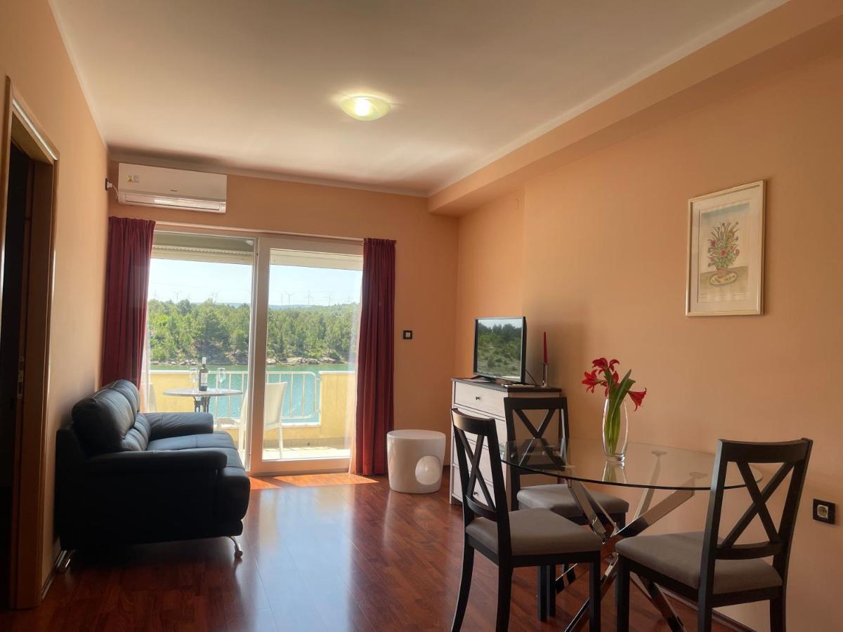 Apartments Duje Ribnica Обровац Экстерьер фото