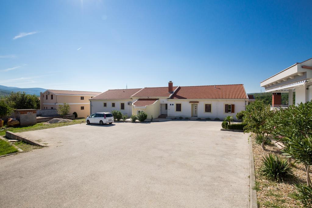 Apartments Duje Ribnica Обровац Экстерьер фото