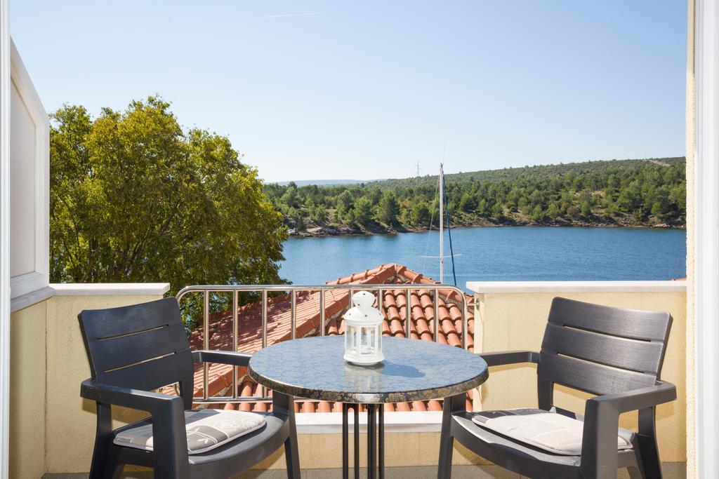 Apartments Duje Ribnica Обровац Экстерьер фото