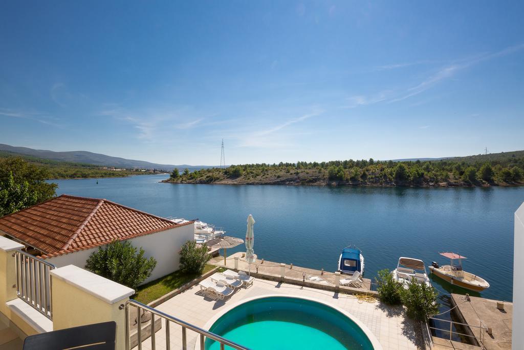 Apartments Duje Ribnica Обровац Экстерьер фото