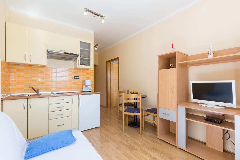 Apartments Duje Ribnica Обровац Экстерьер фото