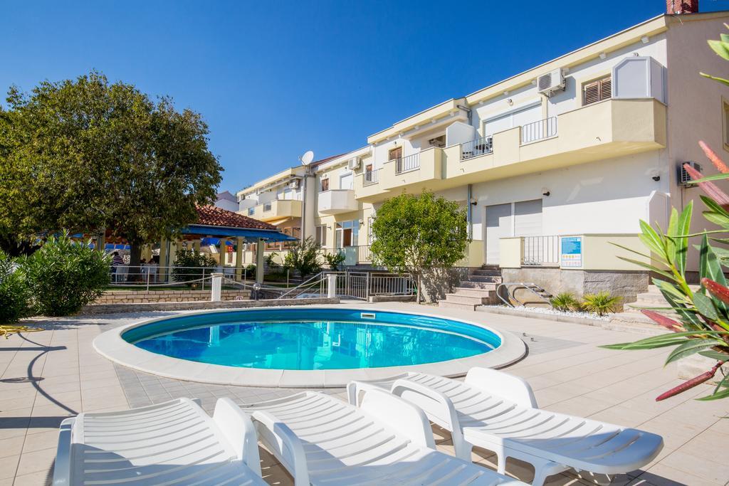 Apartments Duje Ribnica Обровац Экстерьер фото