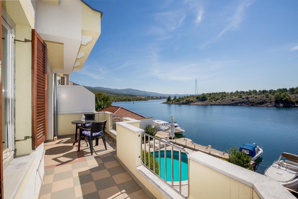 Apartments Duje Ribnica Обровац Экстерьер фото